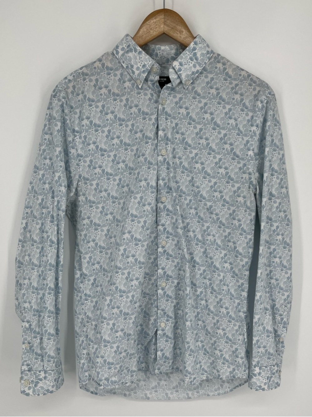 Express Slim Fit Long Sleeve Button Down Cactus Shirt Men’s Size Medium in EUC!